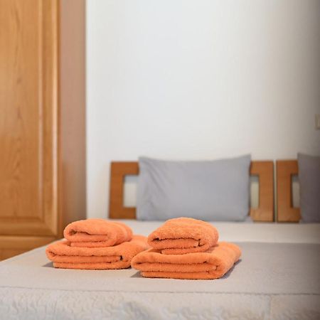 Guesthouse Agnandi Като-Лутракі Екстер'єр фото