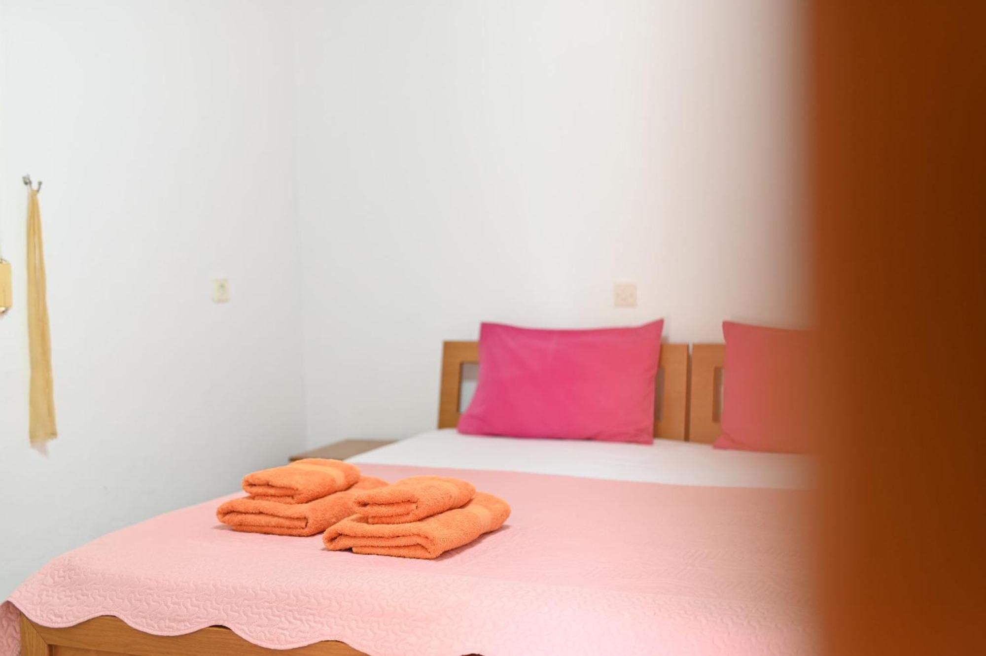 Guesthouse Agnandi Като-Лутракі Екстер'єр фото