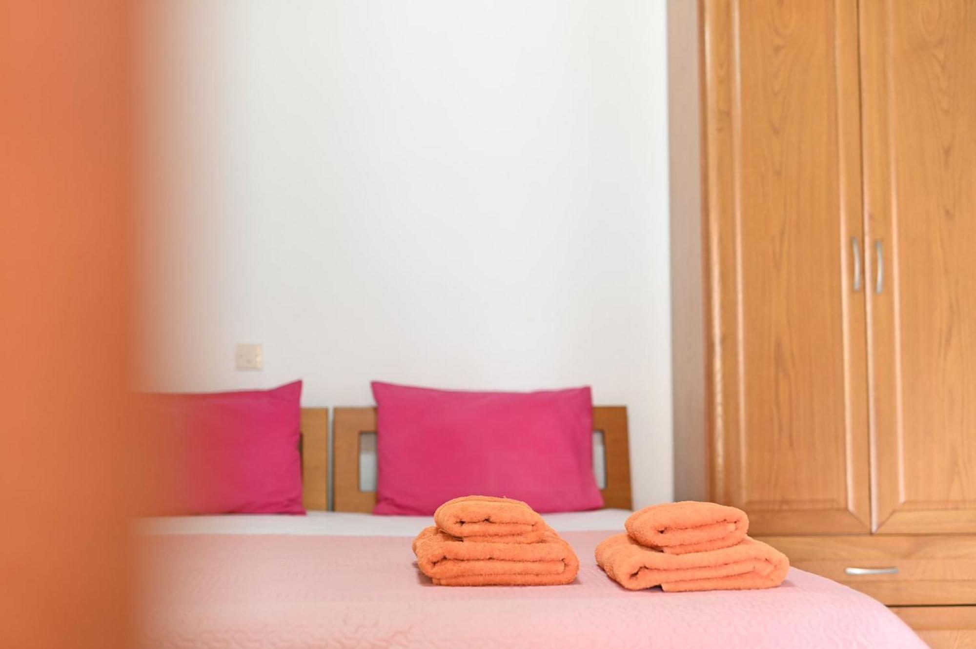 Guesthouse Agnandi Като-Лутракі Екстер'єр фото