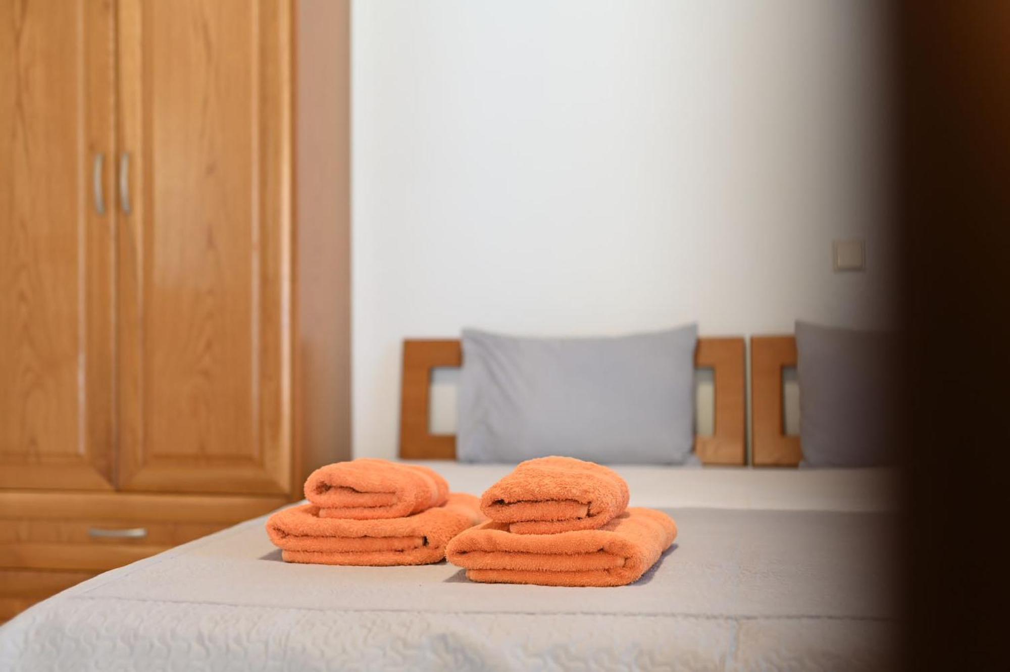 Guesthouse Agnandi Като-Лутракі Екстер'єр фото