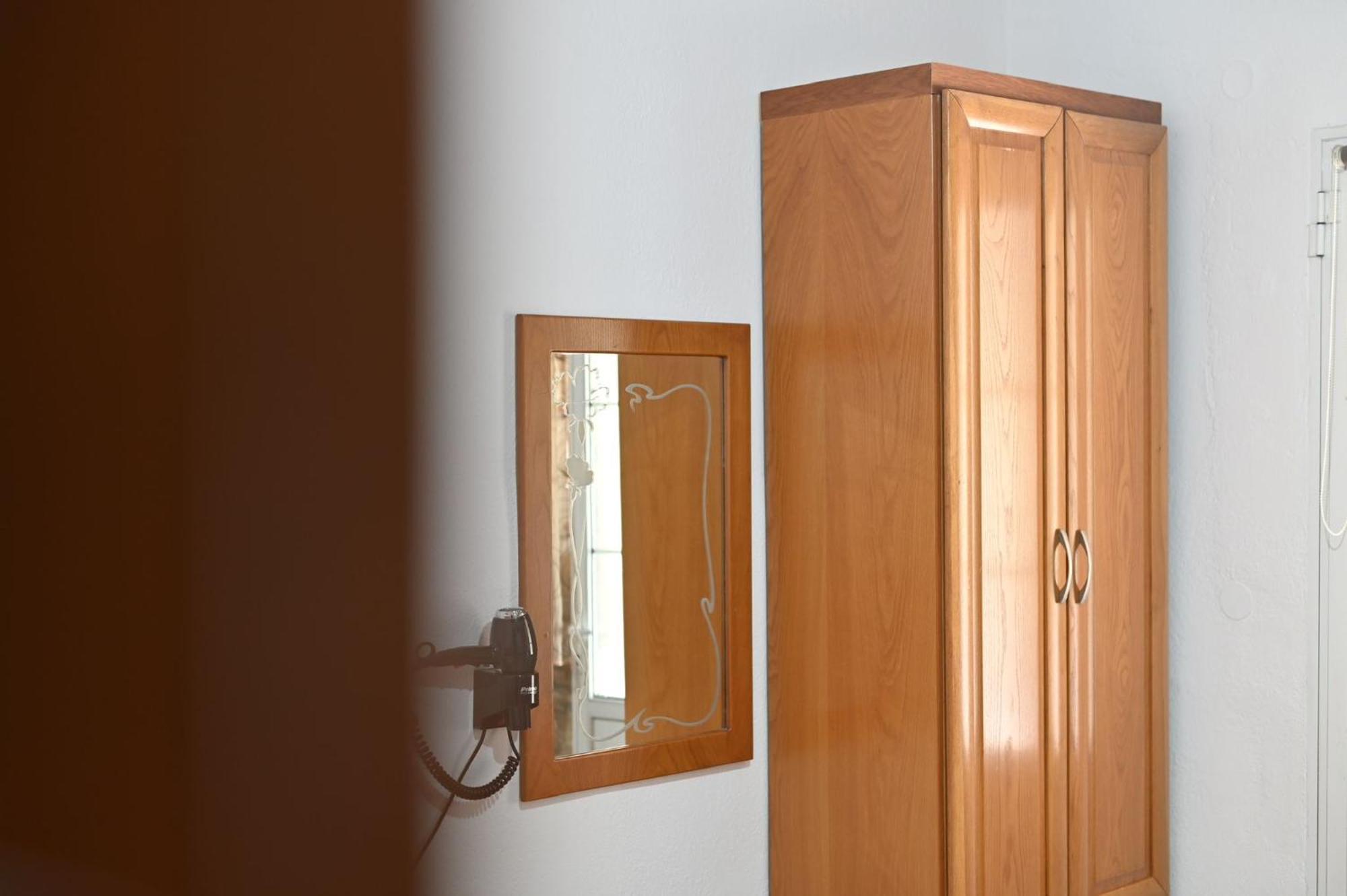 Guesthouse Agnandi Като-Лутракі Екстер'єр фото
