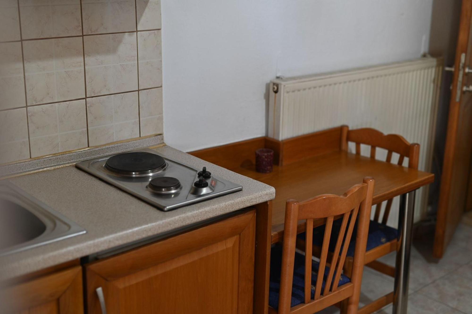 Guesthouse Agnandi Като-Лутракі Екстер'єр фото