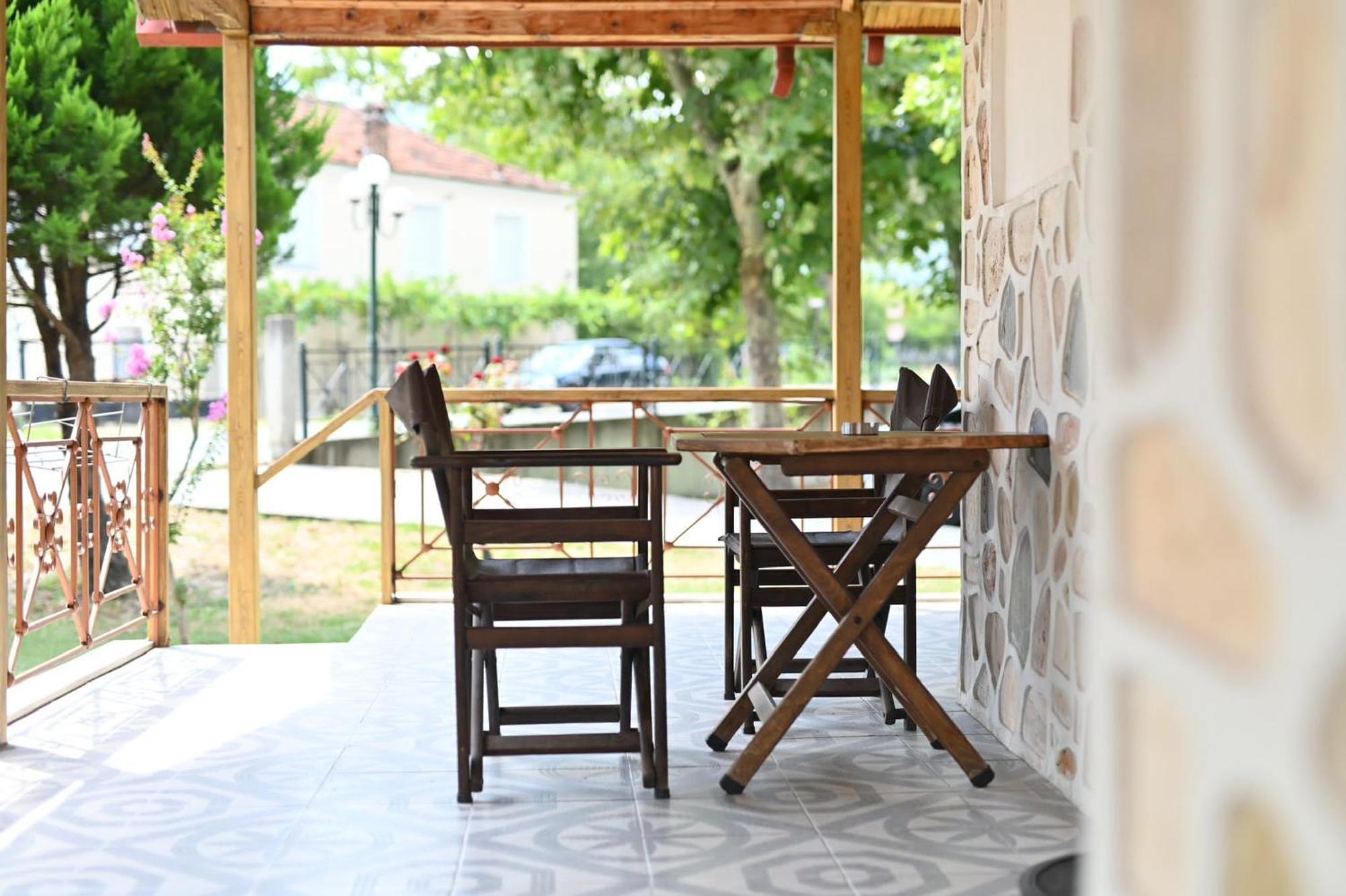 Guesthouse Agnandi Като-Лутракі Екстер'єр фото