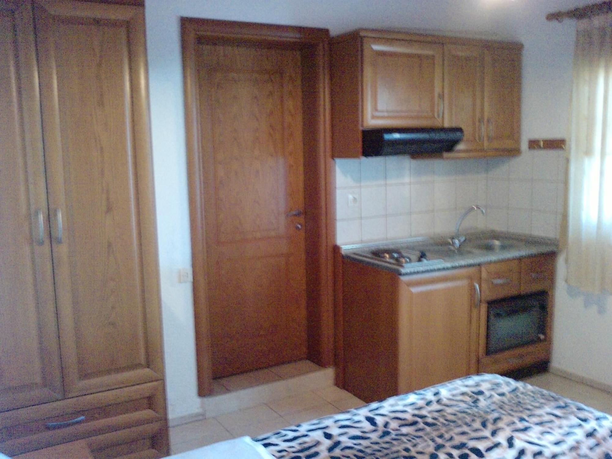 Guesthouse Agnandi Като-Лутракі Номер фото