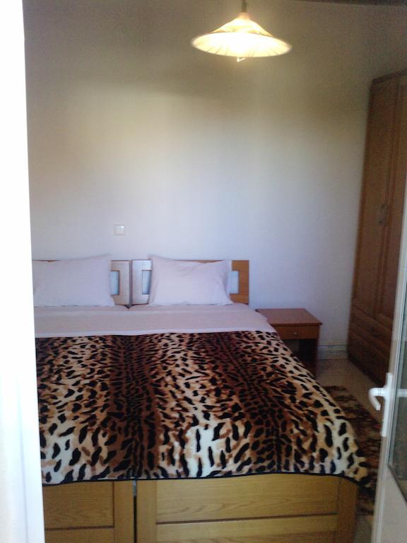 Guesthouse Agnandi Като-Лутракі Номер фото
