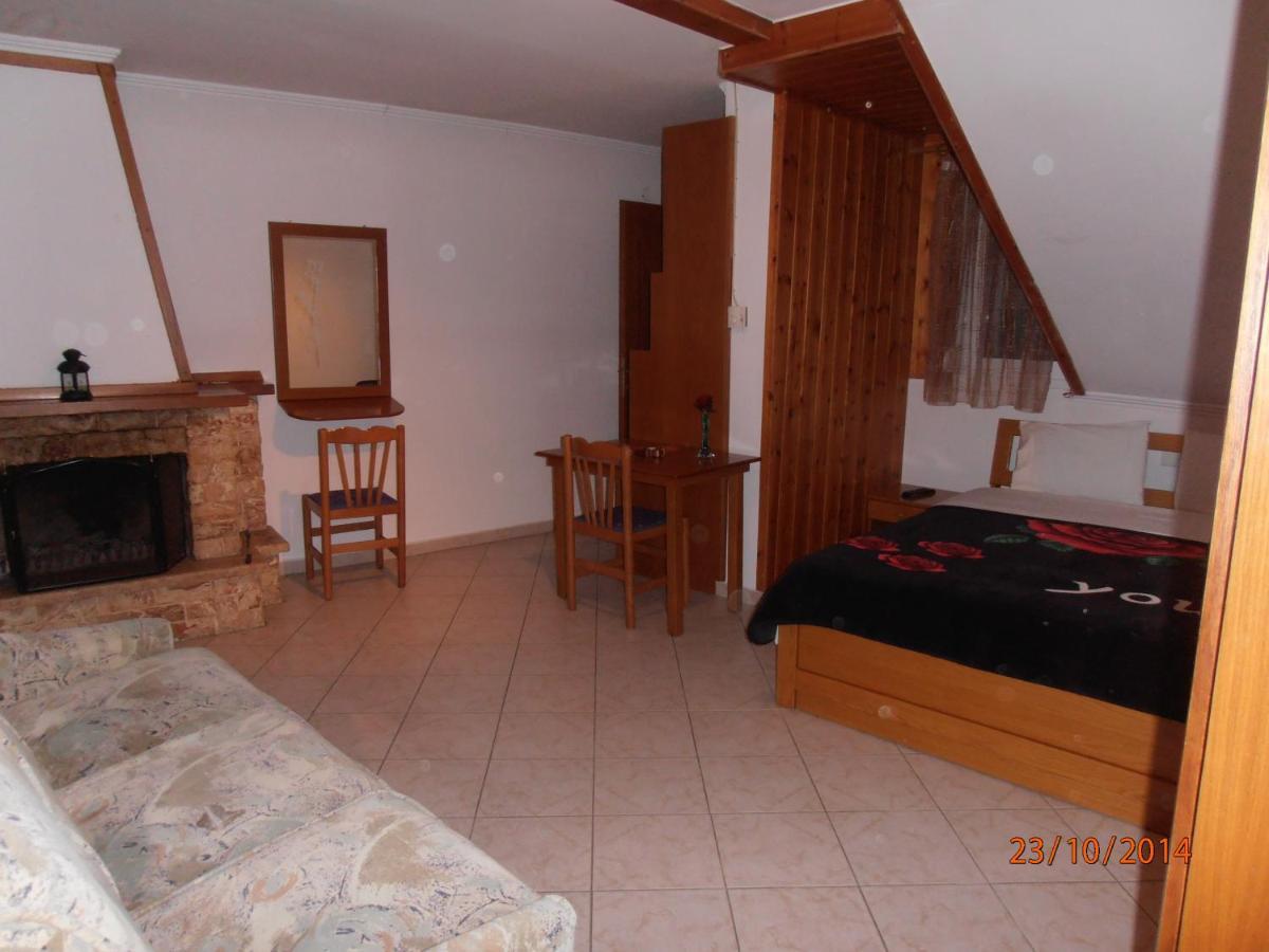 Guesthouse Agnandi Като-Лутракі Екстер'єр фото