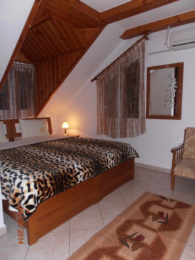 Guesthouse Agnandi Като-Лутракі Екстер'єр фото
